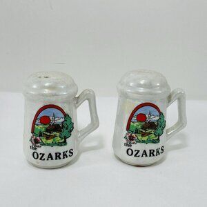 Vtg Lipco Ozarks Salt Pepper Shaker Set White Pearl Arkansas Missouri Souvenir